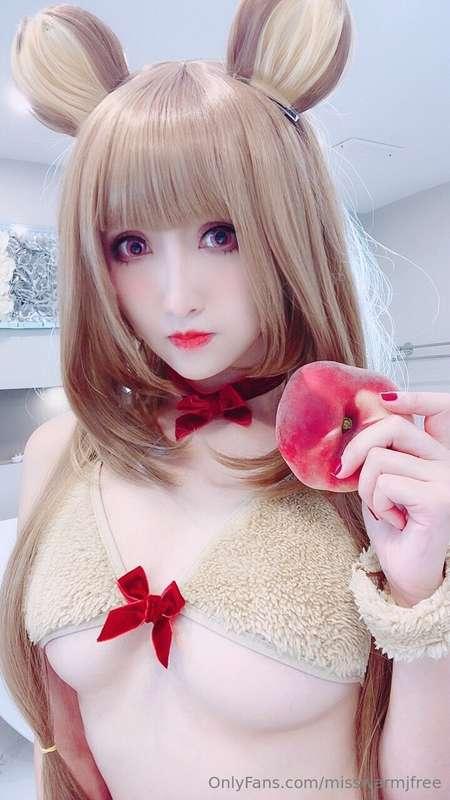 I know you like fruits, especially my peach🤭🤭