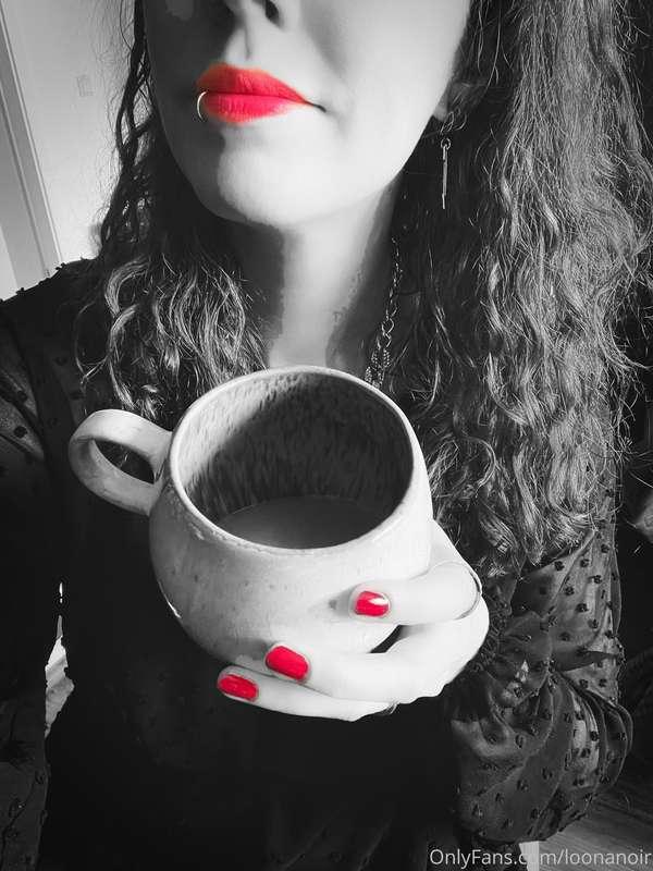 Good morning 🥀💋 How are you, hunnies? I can’t start the day ..