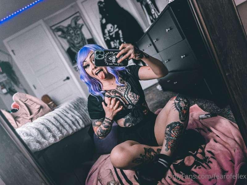 Uploading a bunch of new content tonight!!! 🖤   I’m so ready..