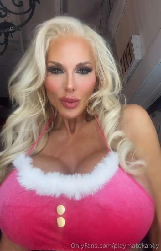 Holiday photoshoot. Stay tuned…. 🦌 