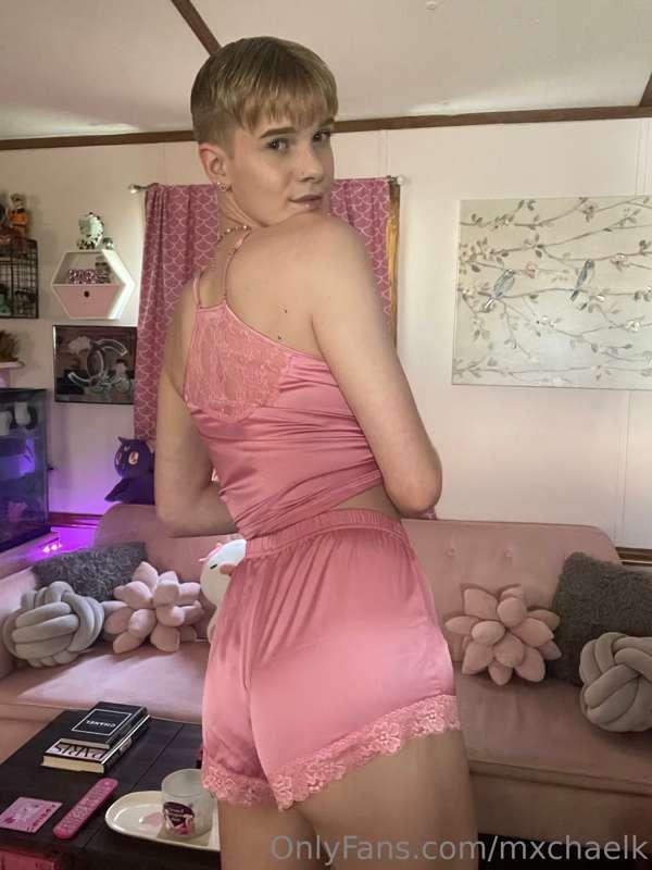 i have no underwear on 😉