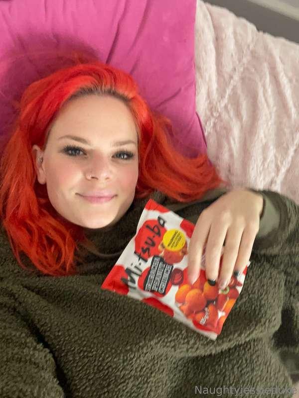 Me or the snacks?? 😋