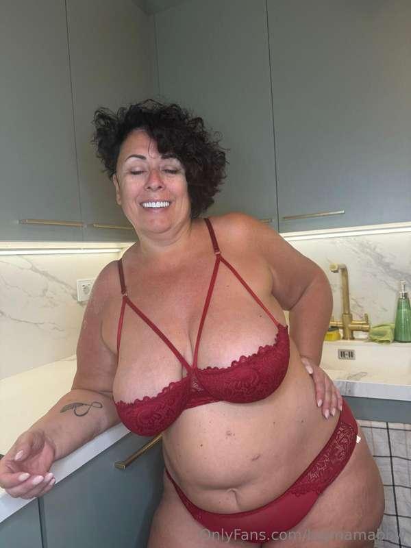 Take my thong off with your teeth 🥵