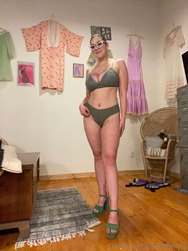 Holy 🥑guacamole🥑 does this on/off make you just want to scoo..