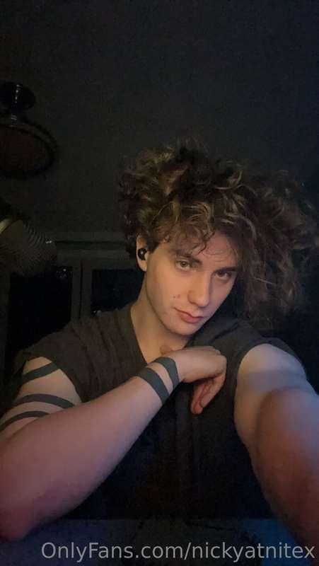 Ur fav pretty boy lets down his hair