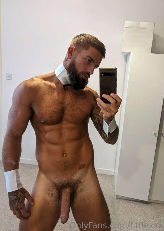 Anyone order a butler in the buff?