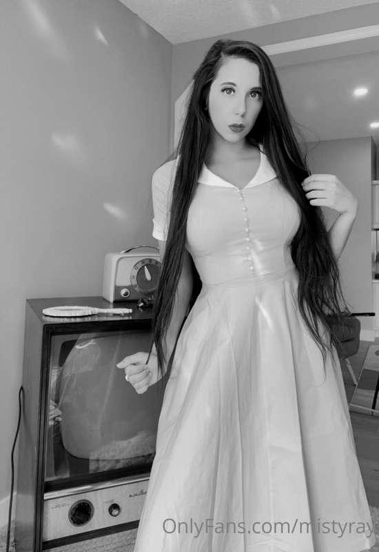 If I did a vintage themed video would you guys enjoy that? I..