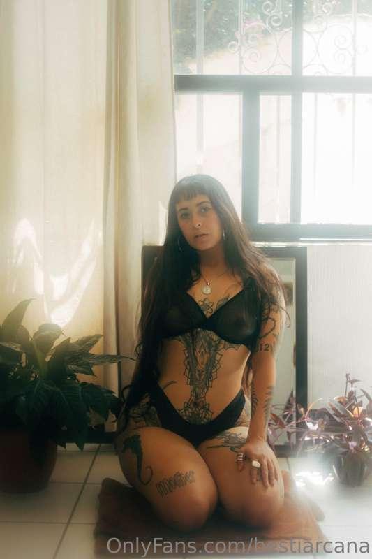 de mis fotos favoritas de éste set ❤️‍🔥😈 ¿les gusta?
