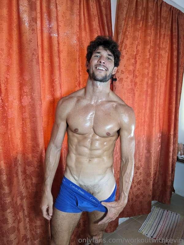 I love that ripped and shredded look 💪 Post-workout pump!