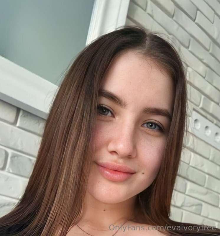 ‼️ STOP SCROLLING ‼️ @yourlittlenikky
Slutty girl @yourlittl..