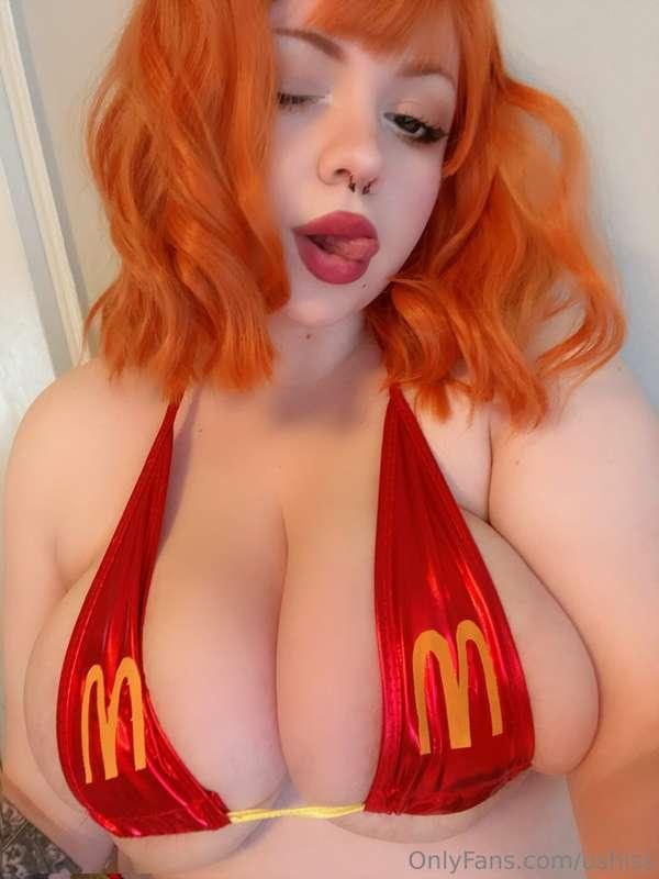 mcdonalds milf extras from my set over at @ushi_ss  ;))