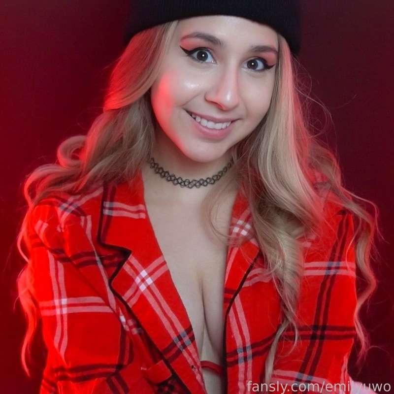 ♡ tiddie tuesday ♡

Cozy girlfriend vibes 🥰 I don't have fancy equipment or much room in my studio to work with but with a little bit of LED lighting and a backdrop, I can create some really cute photos ❤️