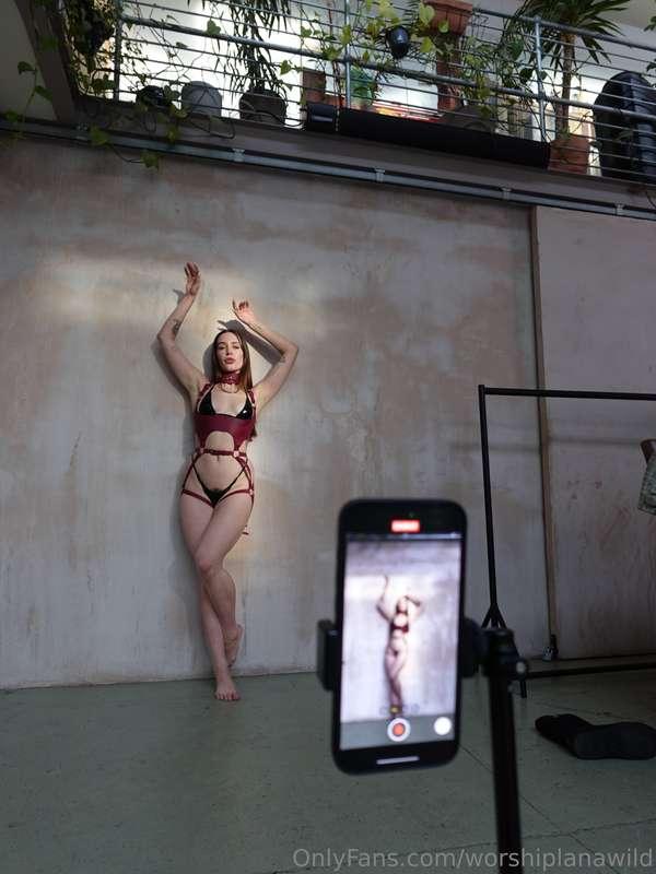 When even the behind the scenes shot is this good. Are you e..