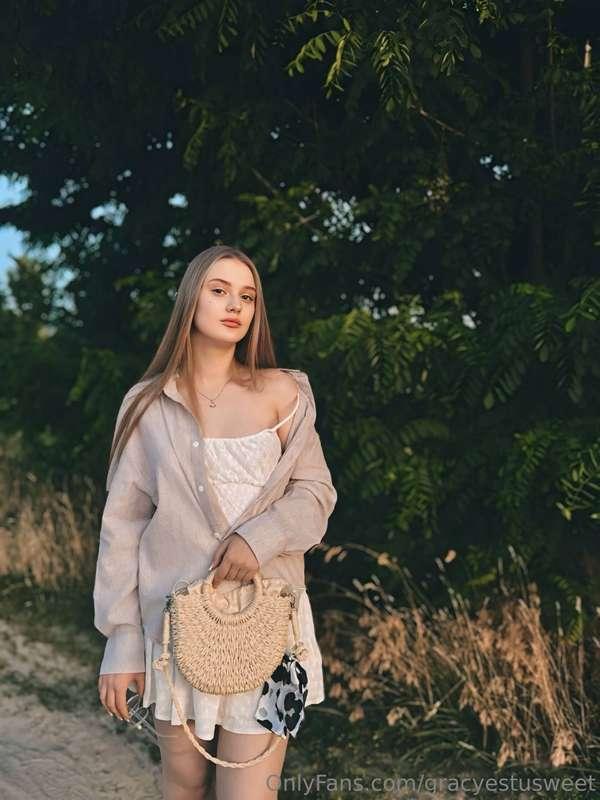 Caught the golden hour and pretended I’m the main character ..