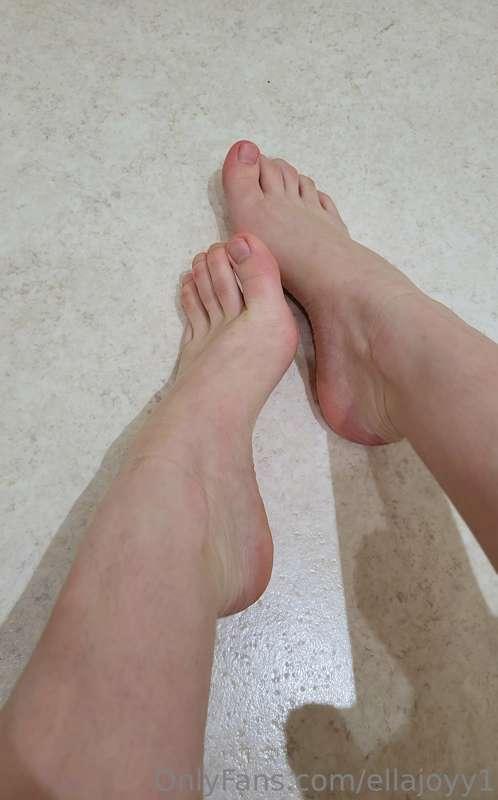 I love the post-pedicure tingly feeling. 🫧

Reimburse the co..