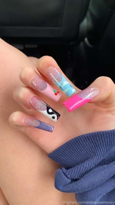 I LOVE having long nails and always want to have fun, crazy,..