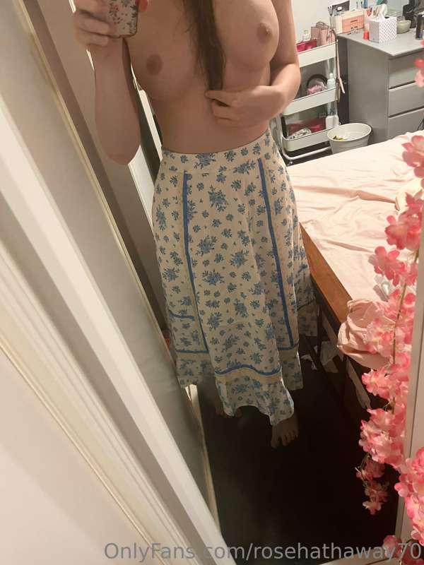 Do you like my new skirt? 💖