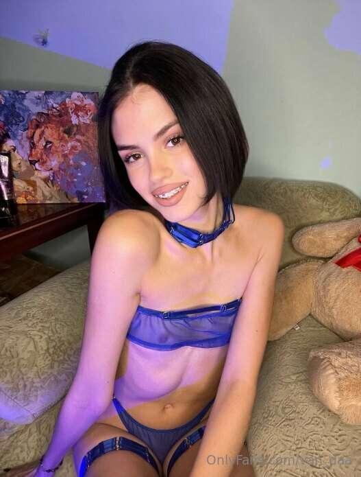 🟡She @hotilariia needs your cock more than ever🟡
This beauty..