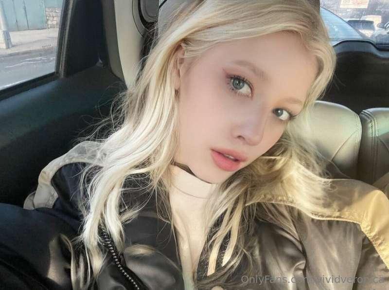 ❤️A naughty girl @woodsnaomifree wants to play with your coc..