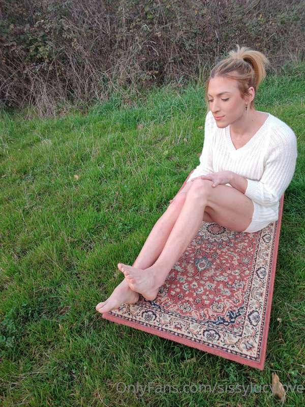 ready to fly away with the Aladin carpet =D