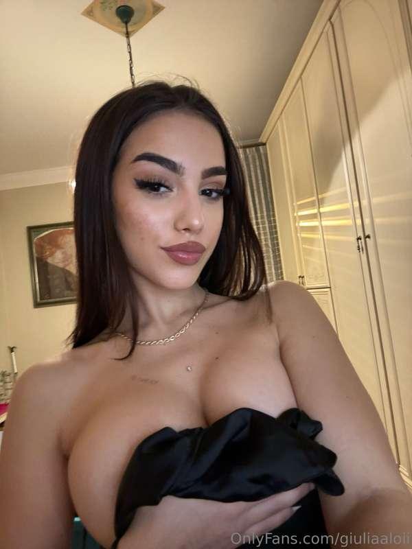 Ai primi 10 che mi mandano la tips in chat mando la foto ***..