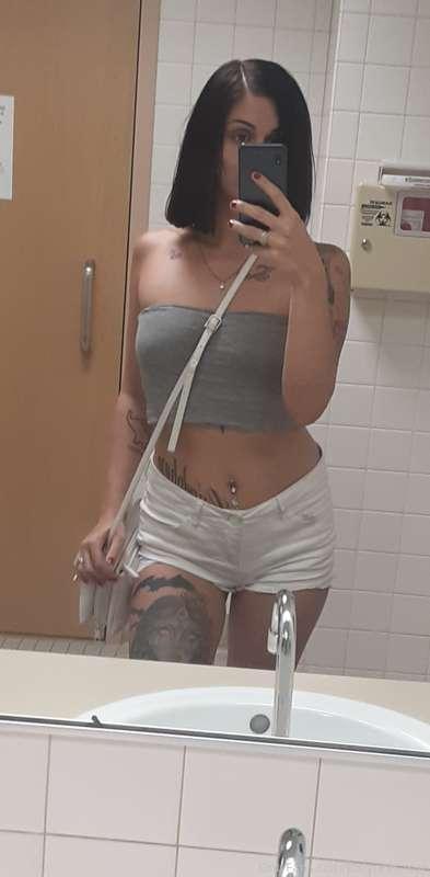 I'm soooooo fckin hornyyyy 🥺 I haven't been fucked for a few..