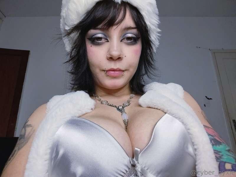cyber_nyxie image #2