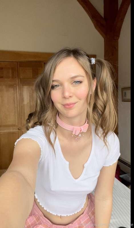 Strip tease because I really want to get fucked pleaseeee 🔥