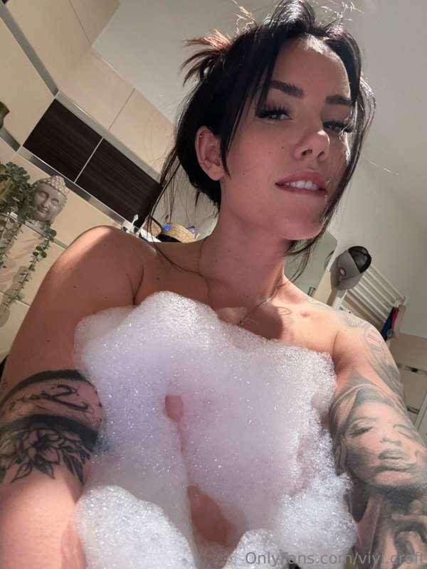 wanna jump in?😏
