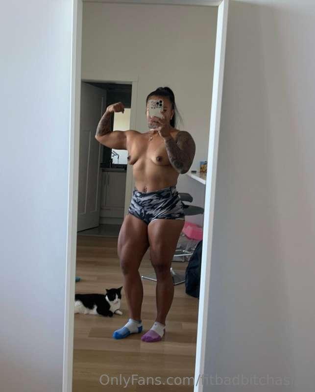 Sick af but still flexing for y’all 😈😘