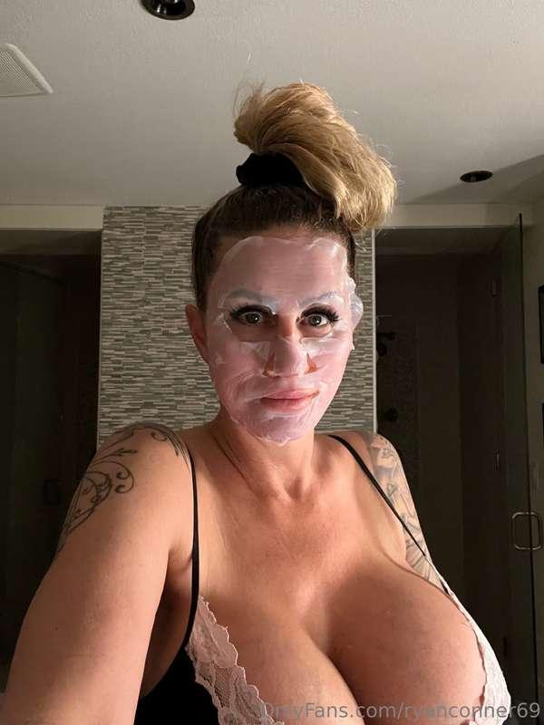 Give my face your gooey white mask instead 💦
