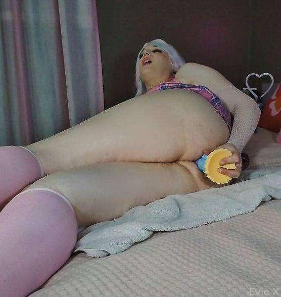 evie_x image #2