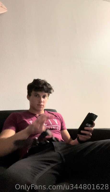 Watch me edge myself for 23 minutes while texting you on onl..