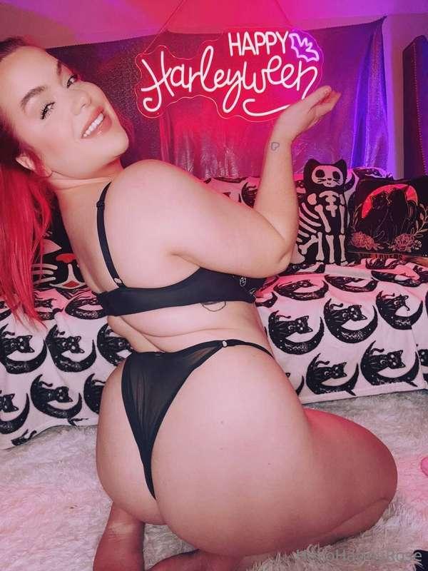 Harleyween after dark.... no tricks, just the real me😉