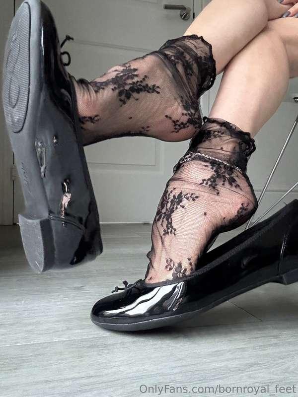 bornroyal_feet image #1