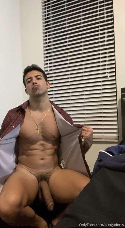 Only getting hotter🤴🐎… 2 pics and 2 videos. One dancing nake..