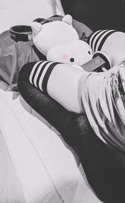 [Selfie] Thigh Squish [Thigh high socks] [Very mild lewd] + [NEW Goth Script Preview]
