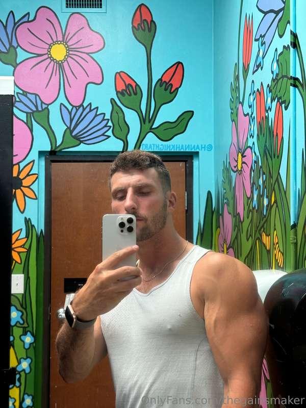 💇‍♂️  Gonna up my content game  Dm what you want to see