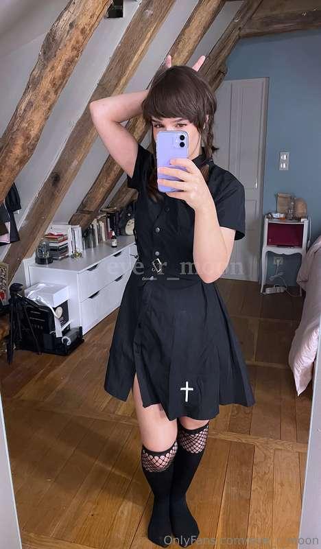 would you go hard on me if I was your goth girlfriend ? 