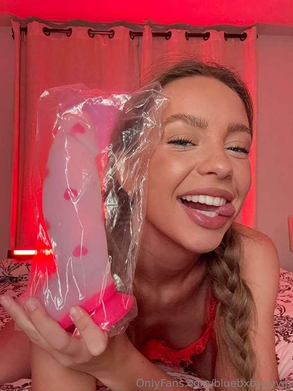 I have my toys here rn... wanna play with me? 🥵