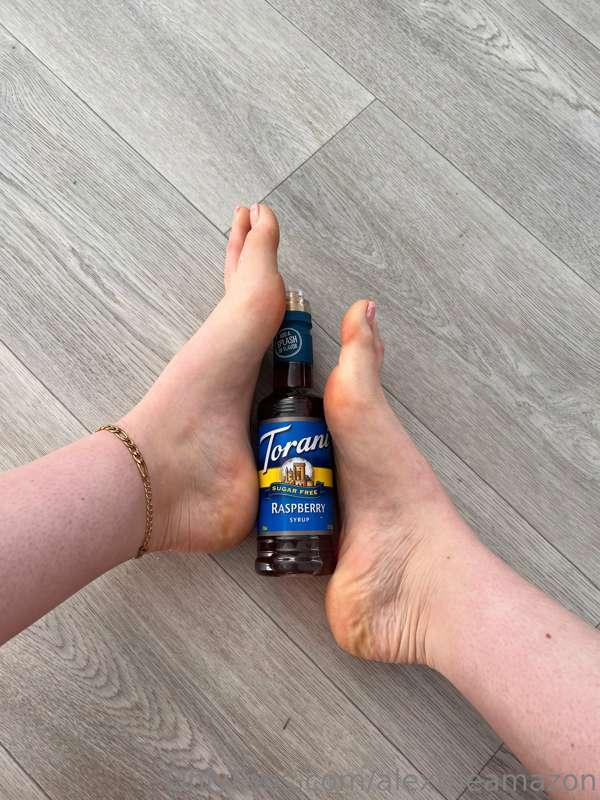 POV👀 my toes are longer than your 🍌
