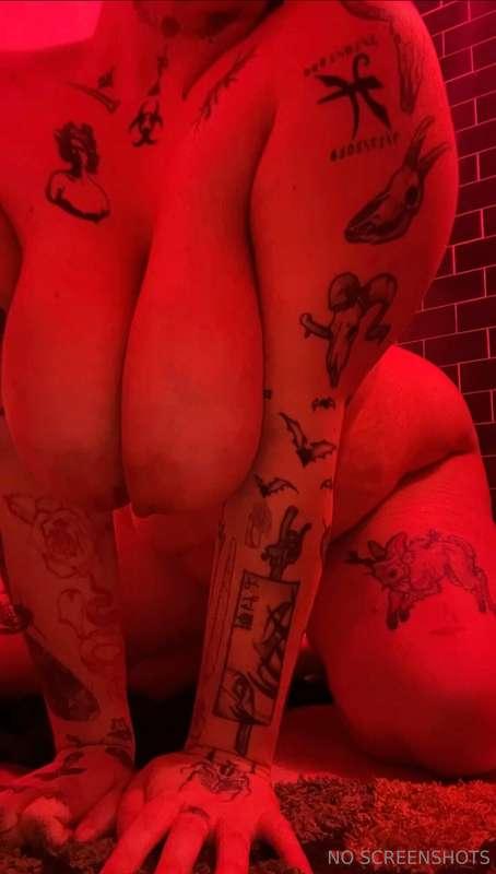 I want hands all over me 🫣🤤🤤🤤