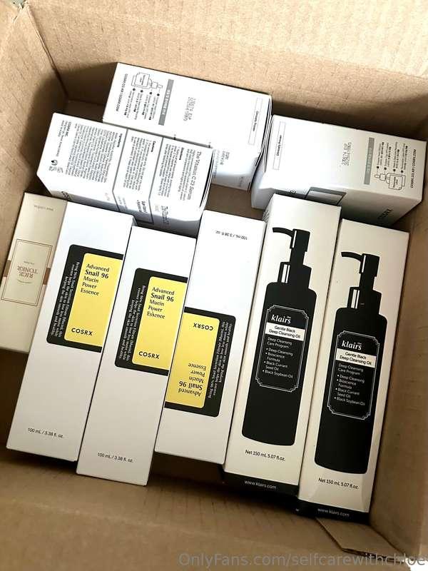 Skincare delivery!! 😍😍 should I make a video on my skincare ..