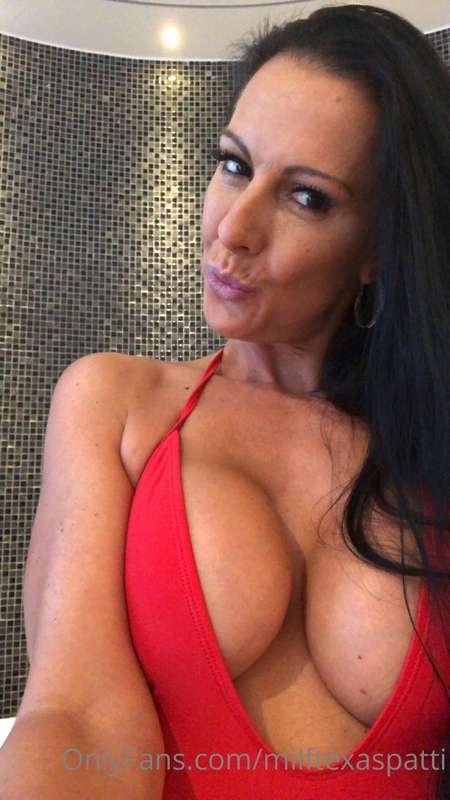 Start your day with a big kiss 😘😘