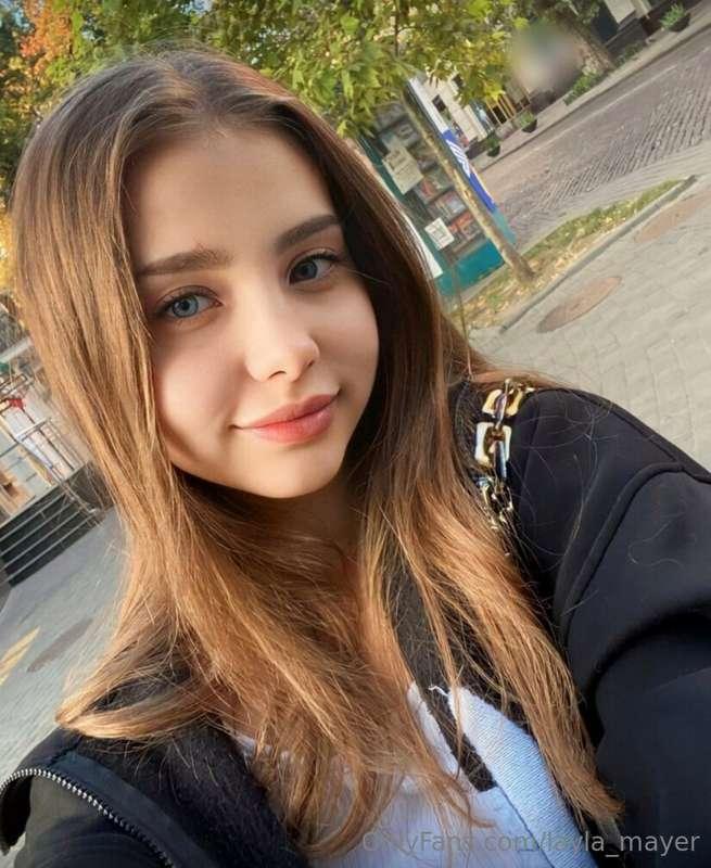 ## ❗️𝐅𝐑𝐄𝐄 🔞@daniella_sexy
🔞😈I am a very hot and athletic gir..