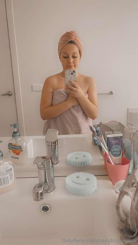 Felt cute here after a quick shower! Might delete later lol ..