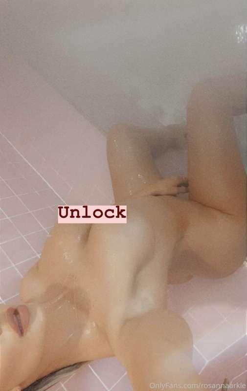 Hands down the naughtiest thing I’ve ever posted 🙊 Fully NUD..