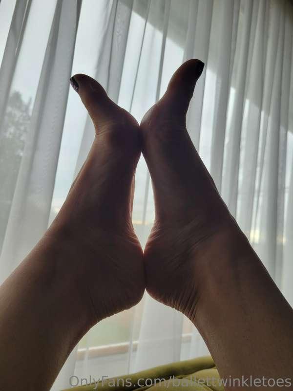 A window through my soles.... 👣😂