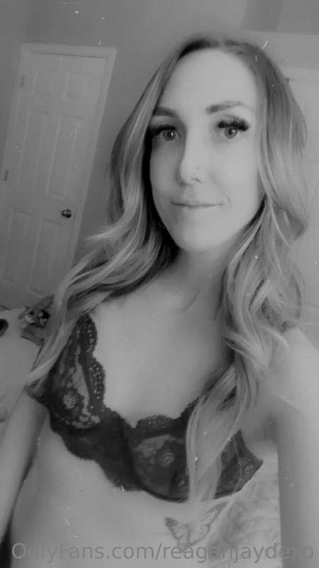 First 3 people to tip $3 gets a 3 min video of me...

suckin..