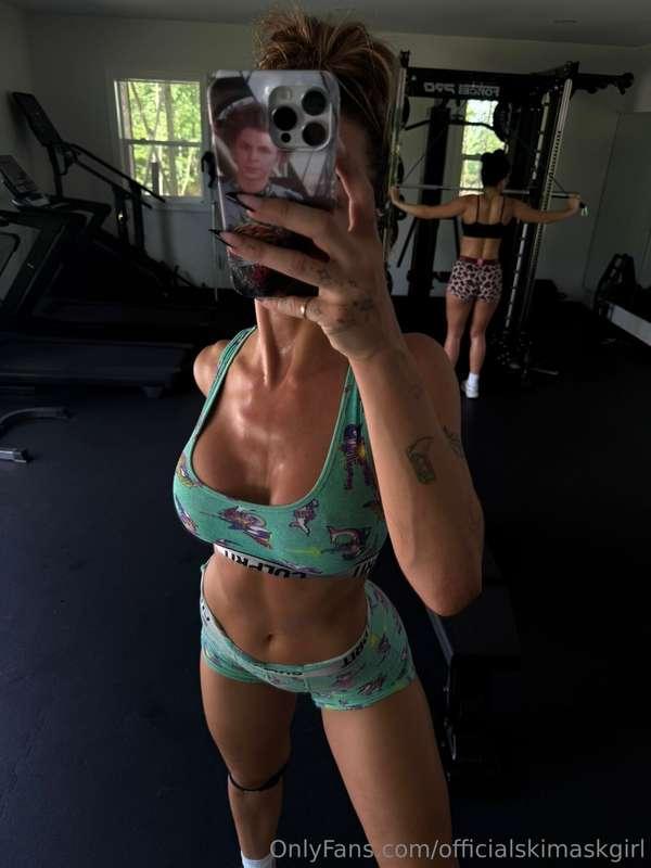 Sweatyy ahhhhhh 💦